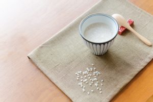 腸活には甘酒がおすすめ!甘酒の効能と腸に良いアレンジレシピをご紹介!